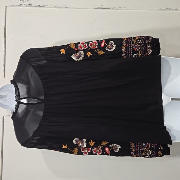 ANTHROPOLOGIE AKEMI + KIN LOUISE EMBROIDERED TUNIC SIZE XS. #7236 - Picture 10 of 11